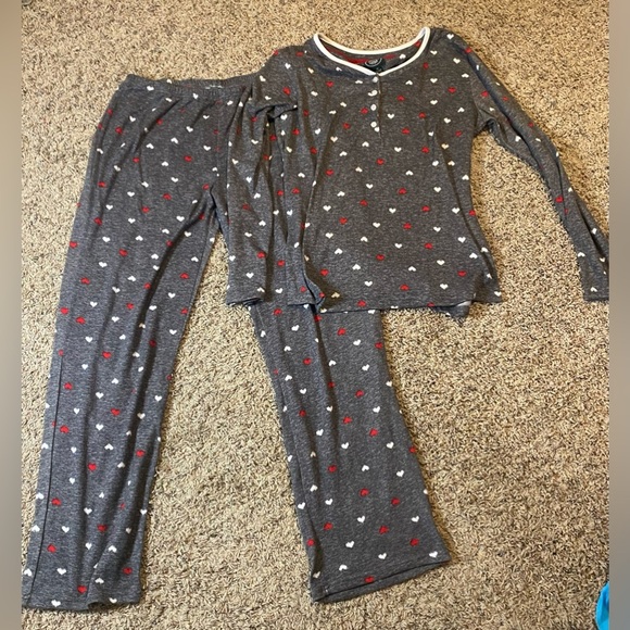 Women’s Laura Ashley Pajama Set, Grey w/red and white hearts size Medium - Picture 1 of 7